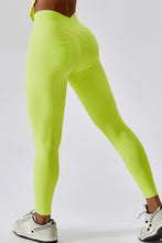 Load image into Gallery viewer, Wide Waistband Slim Fit Back Pocket Sports Leggings
