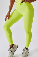 Load image into Gallery viewer, Wide Waistband Slim Fit Back Pocket Sports Leggings
